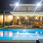 Roque Village By Geres Casas